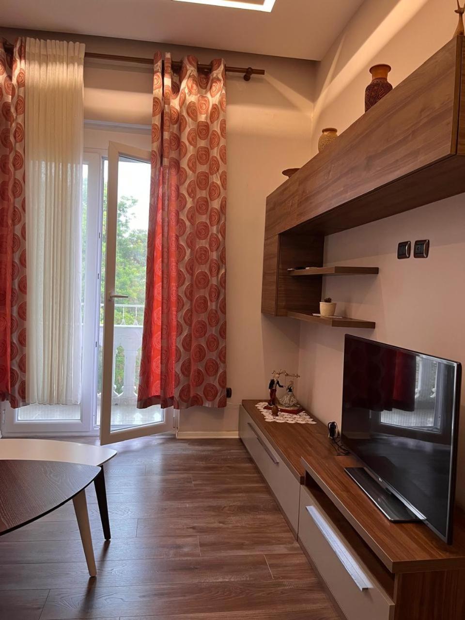 Lukas Apartament Vollga Durrës Exterior foto